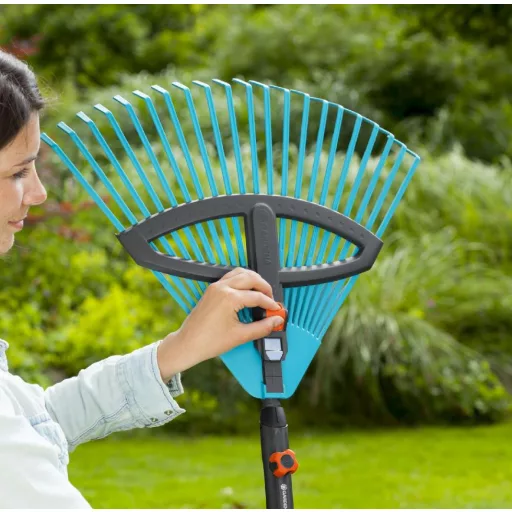 Gardena combisystem állítható műanyag lombseprű