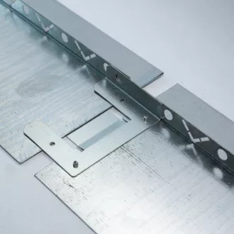 gyepszegely-horganyzott-acel-2m