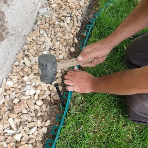 Gyepszegély szett easy border barna (4,0cm*10m barna szegély + 20db leszúró tüske)