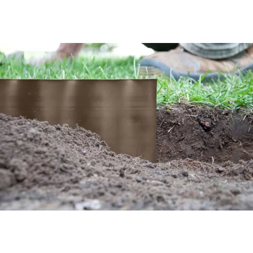 Gyepszegély, hullámos 15cm/9m barna – Szegélyek