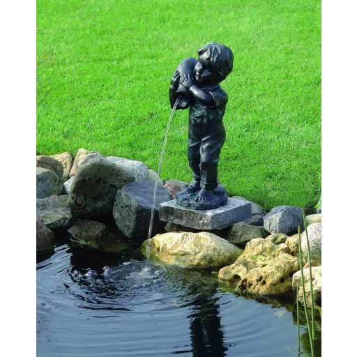 Yannik (kisfiú) kb. 53cm