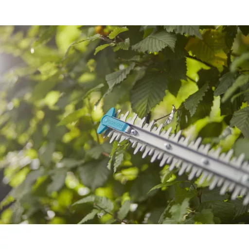 EasyCut 40/18V P4A akkumulátoros sövénynyíró olló akkumulátorral