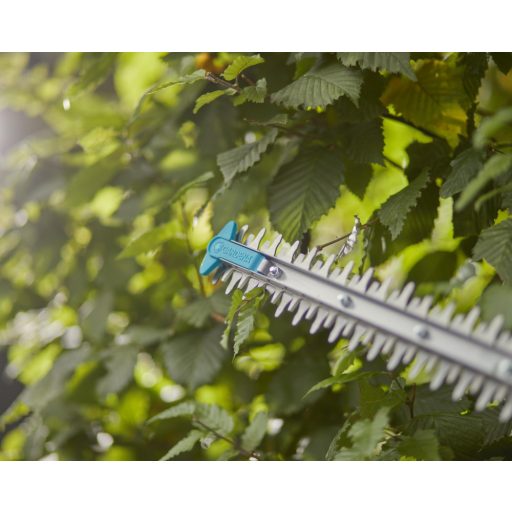 EasyCut 40/18V P4A akkumulátoros sövénynyíró olló akkumulátor nélkül