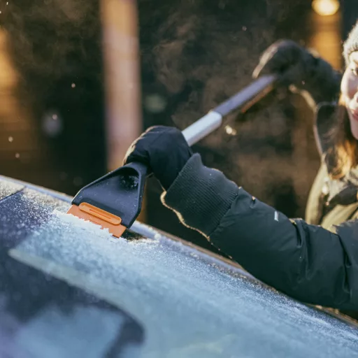 Plus jégkaparó & hóseprű (L)