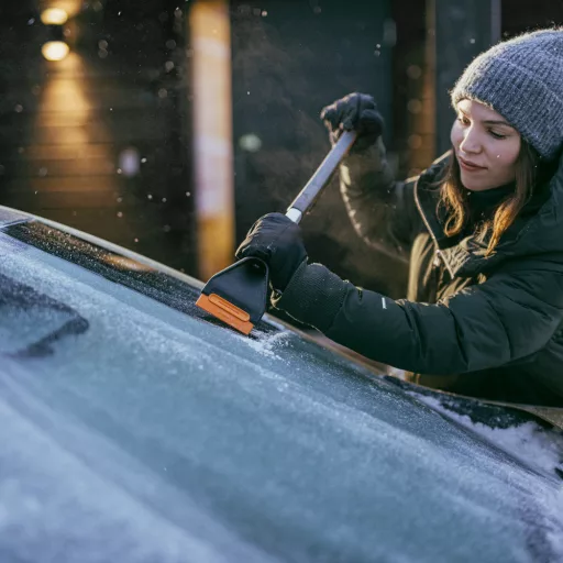 Plus jégkaparó & hóseprű (S)